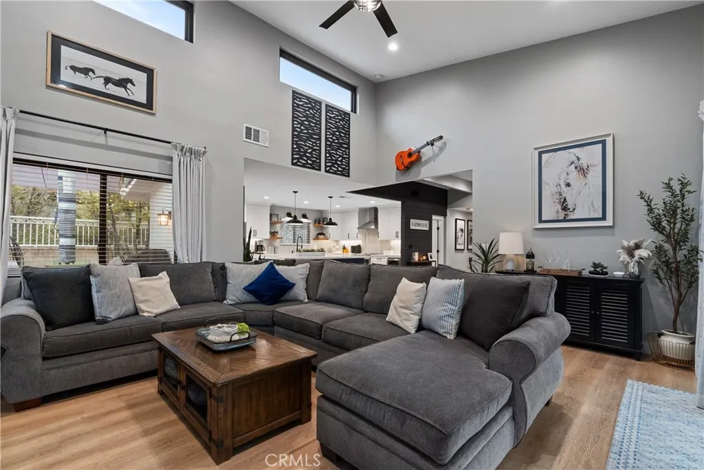 30511 Greenbrook Place, Canyon Lake, California 92587 home-pic-12